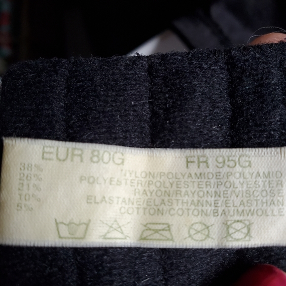 36E black lacy plunge bra by Hunkemöller Lingerie - Picture 6 of 6